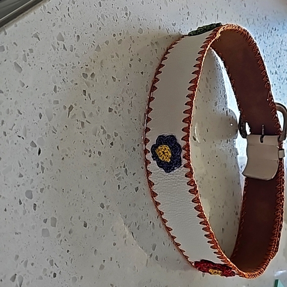 Women's Genuine Leather Boho Style Flowered Belt - Size Large - Picture 8 of 9